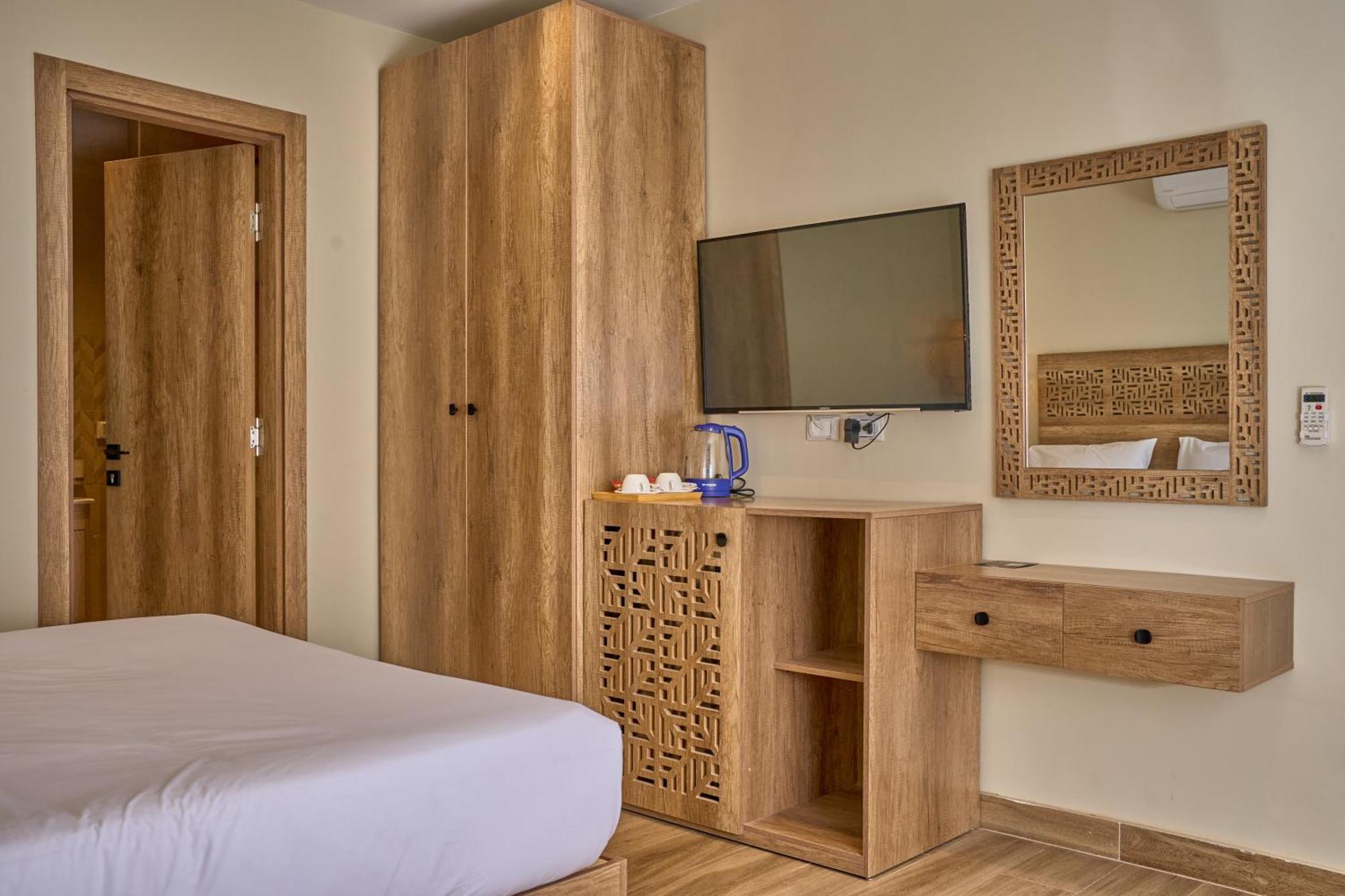 Lotus Inn Kafret el-Gabal Exteriör bild