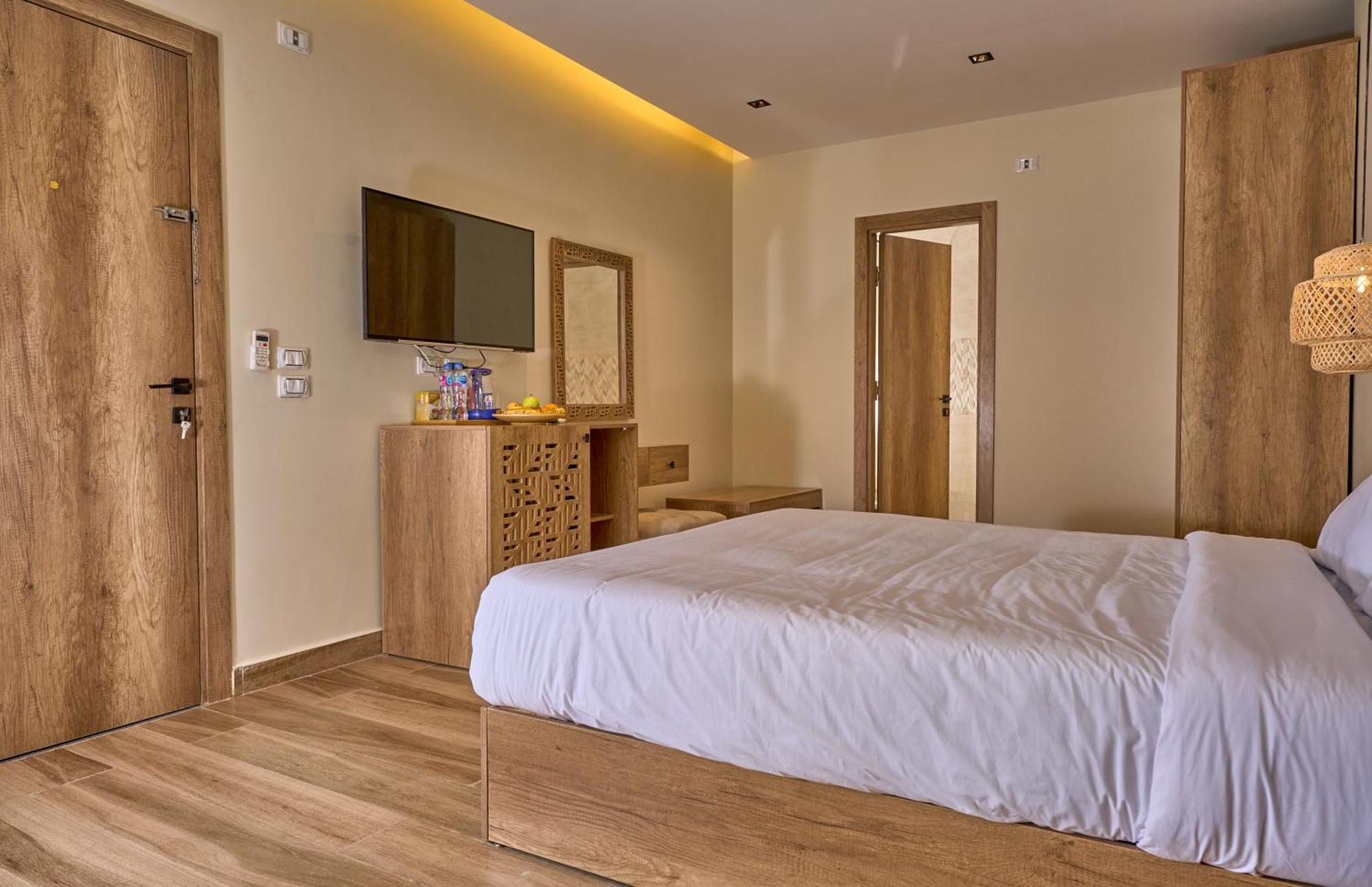 Lotus Inn Kafret el-Gabal Exteriör bild