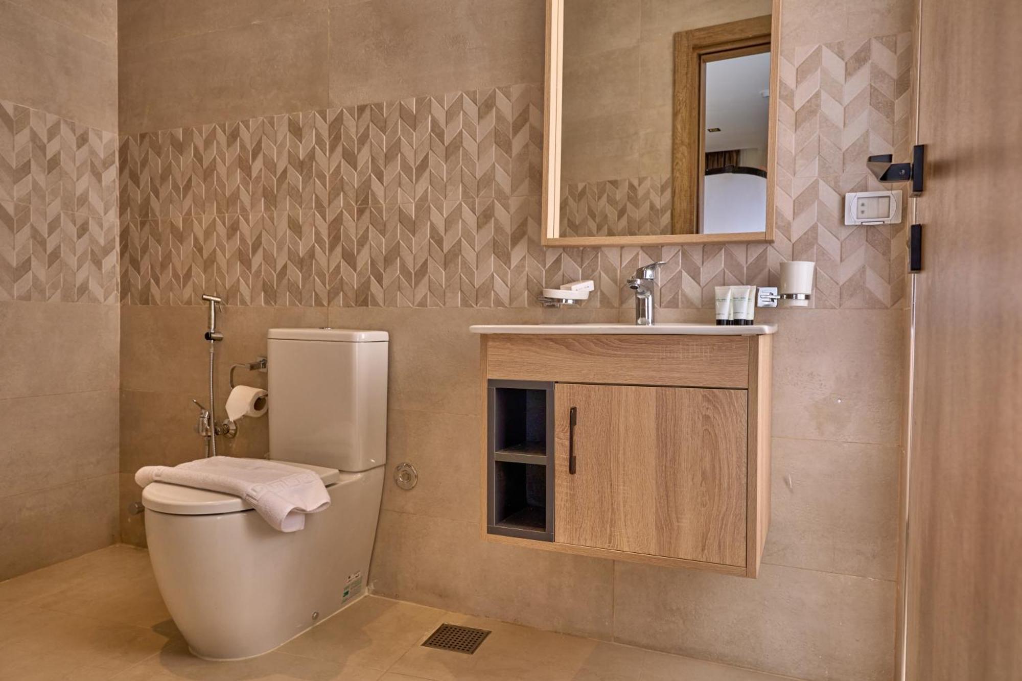 Lotus Inn Kafret el-Gabal Exteriör bild